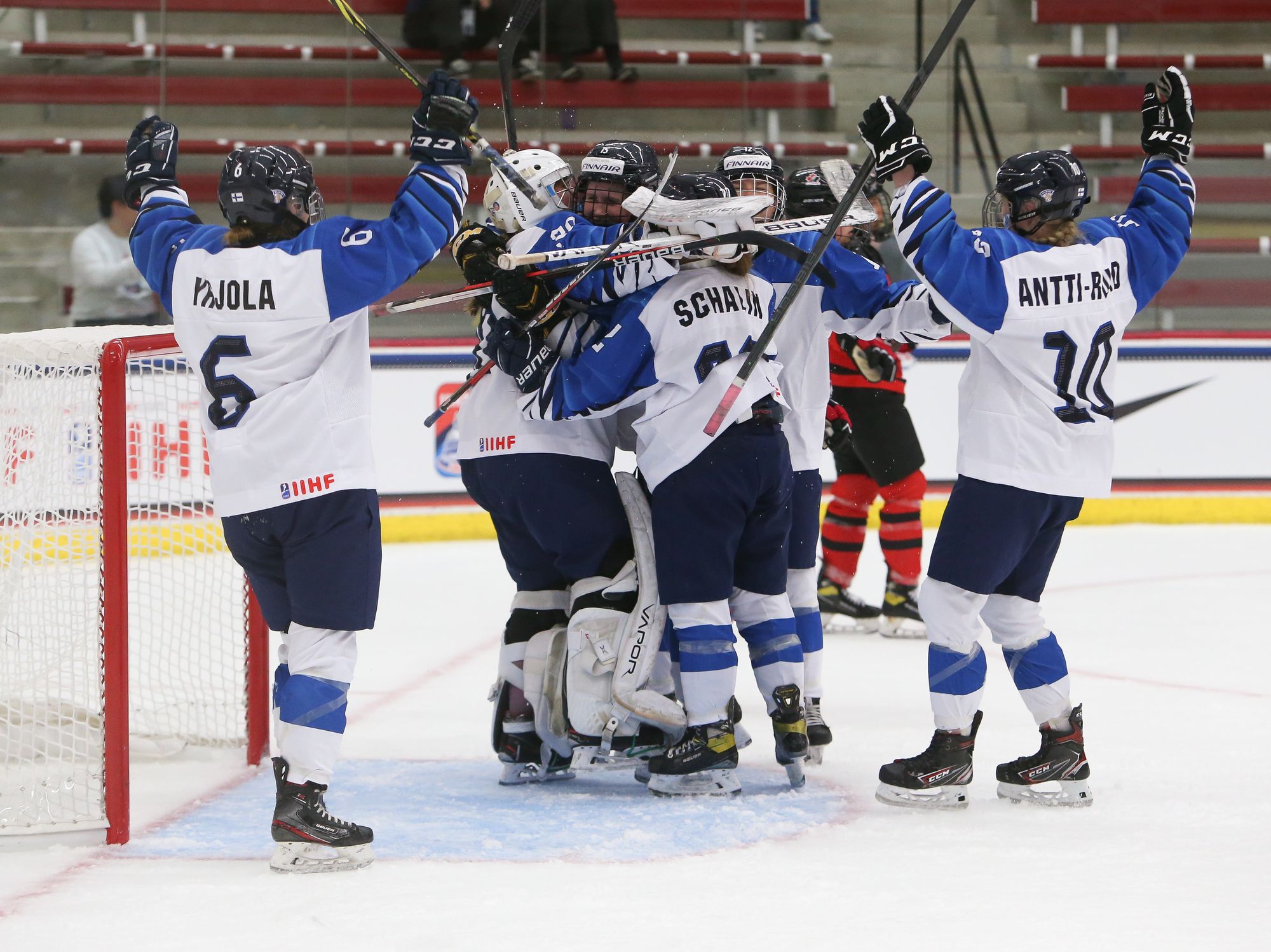 2022 IIHF U18 Women's World Championship: Day 1