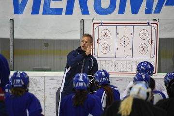 Women's Pro Hockey in Finland Tries to Get More Spotlight