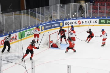 2025 IIHF U18 Women's World Championship: Day 5 - Semifinals and relegation game